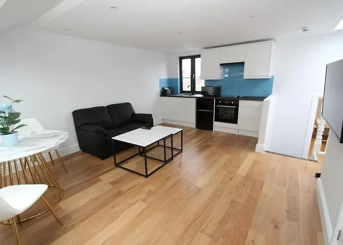 Amazing Loft One Bedroom Apartment - E17 Village