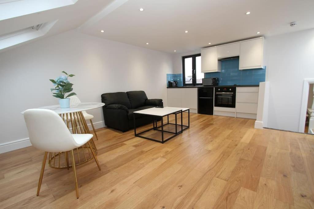 Amazing Loft One Bedroom - E17 Village Лондон