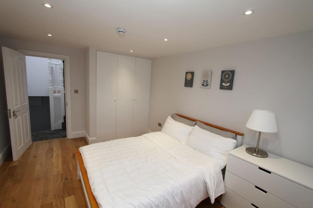 Amazing Loft One Bedroom - E17 Village Апартаменты Лондон