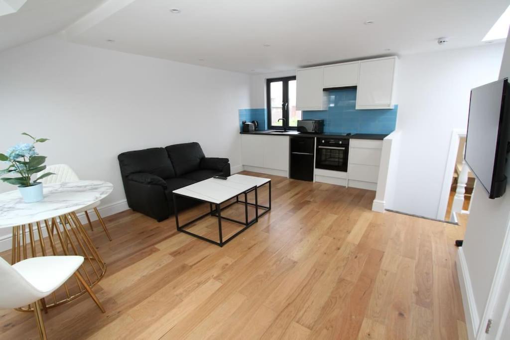 Amazing Loft One Bedroom - E17 Village Лондон